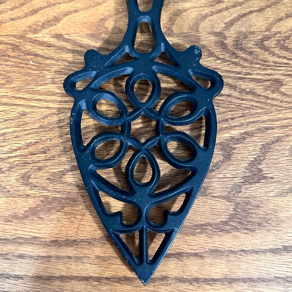 Vintage 1960s Cast Iron Trivet EMIG T-53 - Picture 1 of 7